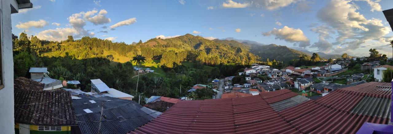Hospedaje Los Balcones Саленто Екстер'єр фото